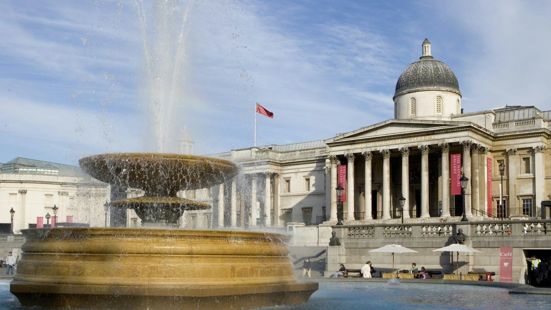 Trafalgar Square in foreground, gallery in background